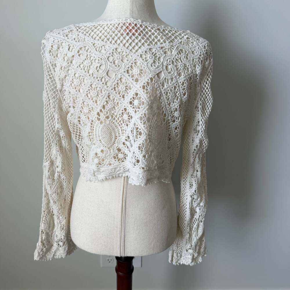 GLG Good Luck Gem Bohemian Cream Crochet Long Sleeve Crop Top Size M - Picture 2 of 4